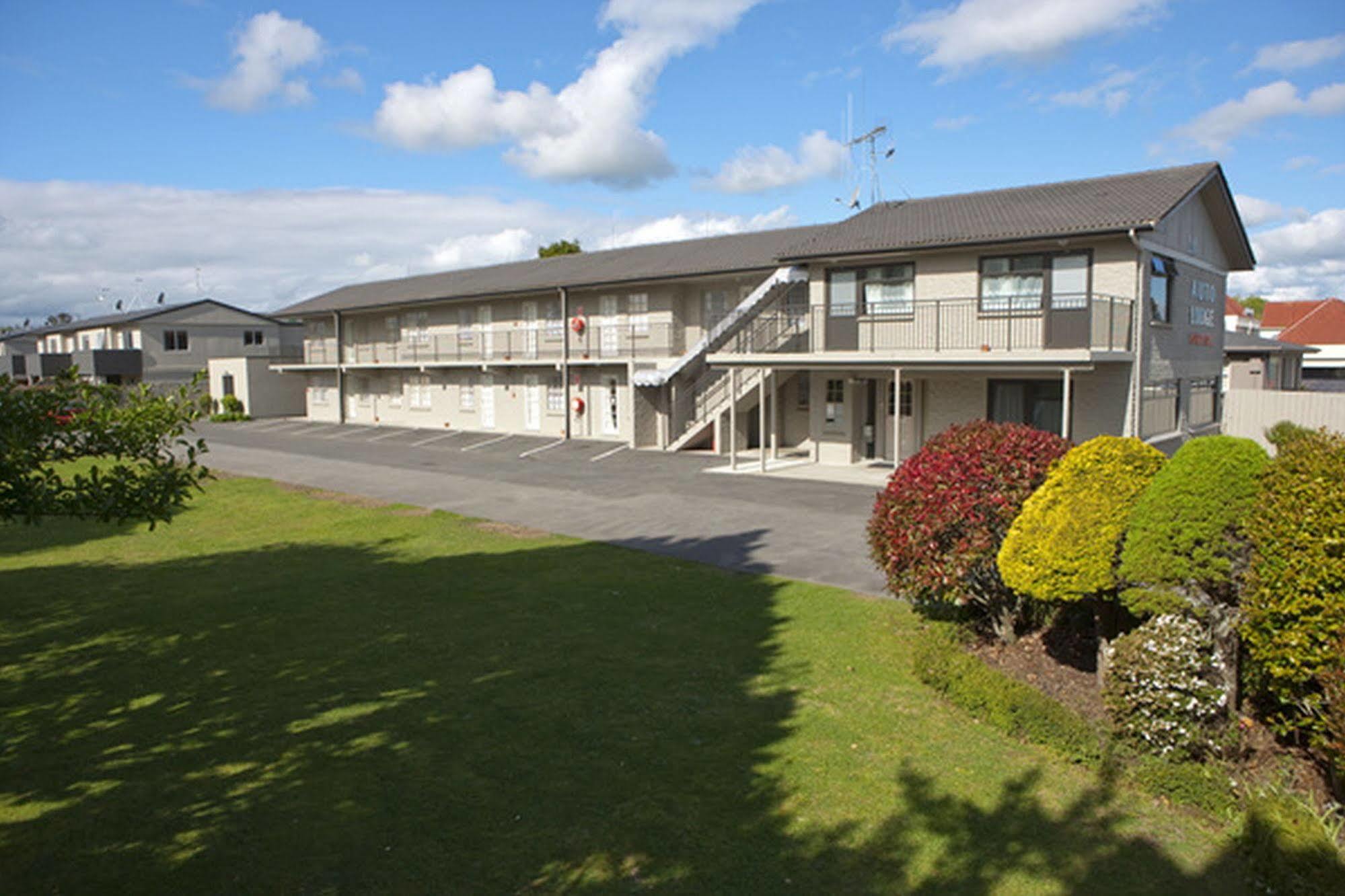 Auto Lodge Motel Hamilton Exterior photo